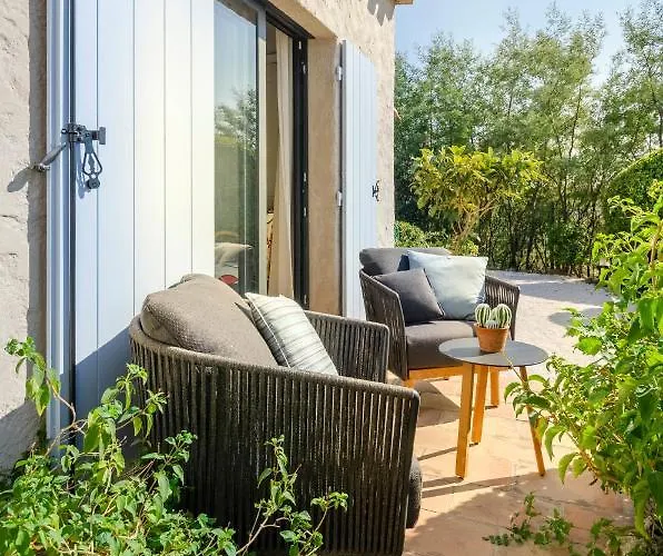 Maison Caroline - 10 Personnes Avec Piscine A 5km De Tropez Villa