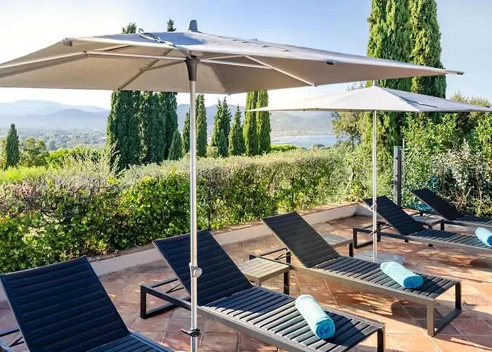 Maison Caroline - 10 Personnes Avec Piscine A 5km De Tropez Villa