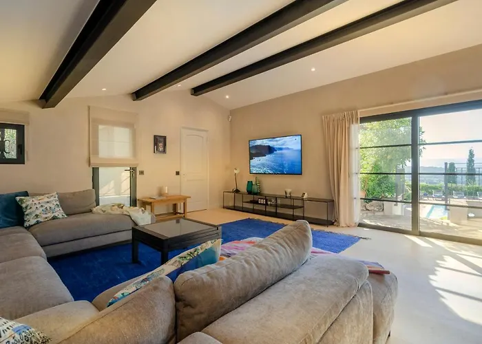 Maison Caroline - 10 Personnes Avec Piscine A 5km De Tropez Villa Saint-Tropez