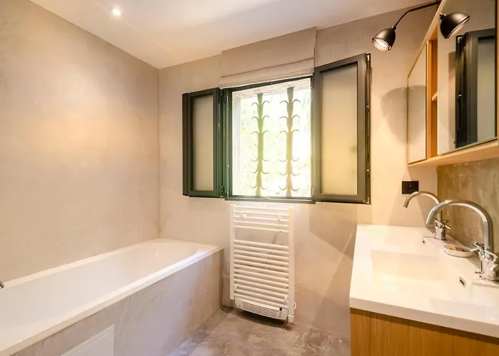 Maison Caroline - 10 Personnes Avec Piscine A 5km De Tropez Villa